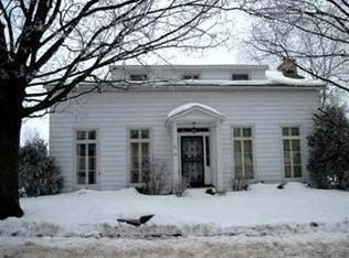 415 Washington St, Mineral Point, WI 53565