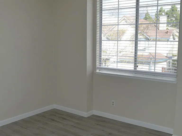 1438 Cuciz Ln — Photo 15