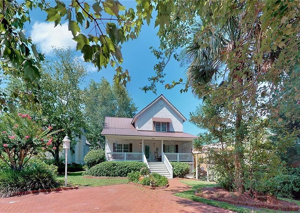 1st image of 104 Mews Cir