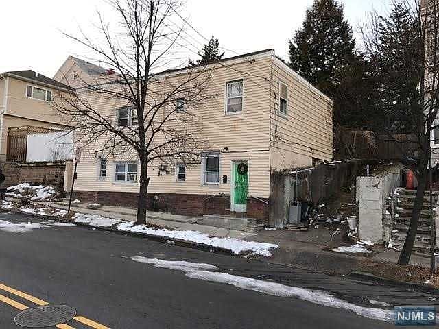 2nd image of 129 N 4th St
