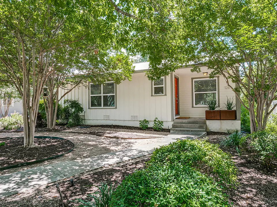 126 Irvington Dr