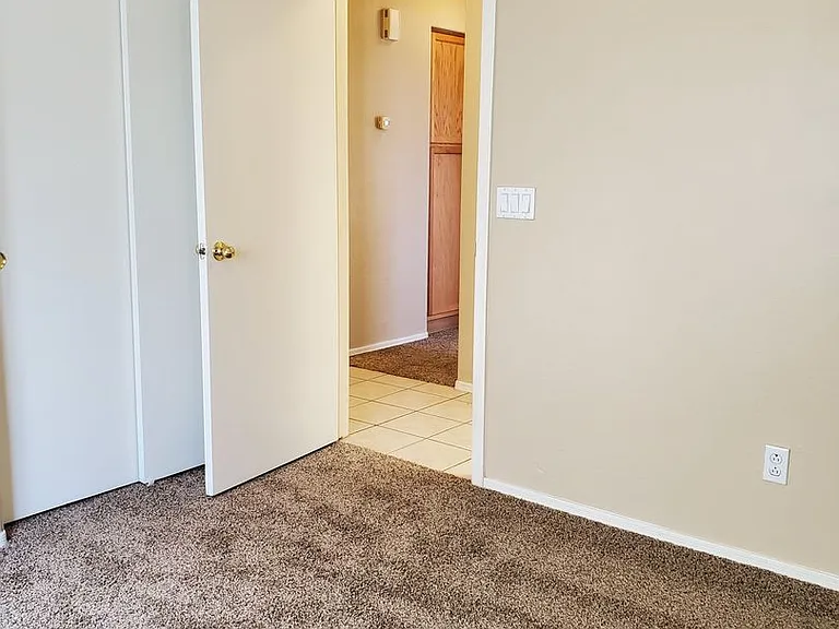 2514 S 110th Dr — Photo 14