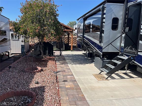 2nd image of 850 Sparrow Way Unit 22