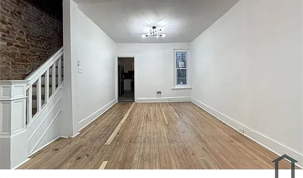 1329 N Wanamaker St — Photo 12