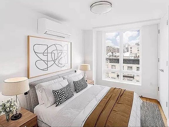 2nd image of 795 Franklin Ave APT 5B