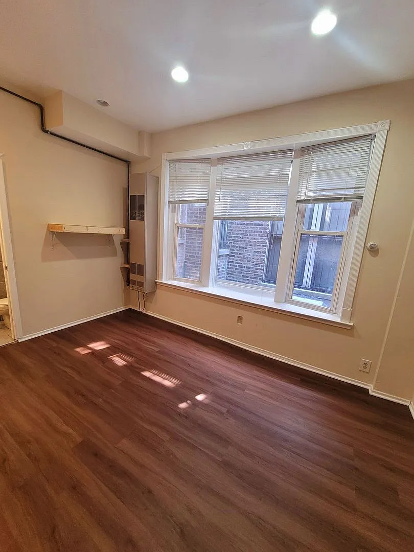 Studio, $925 — Photo 2