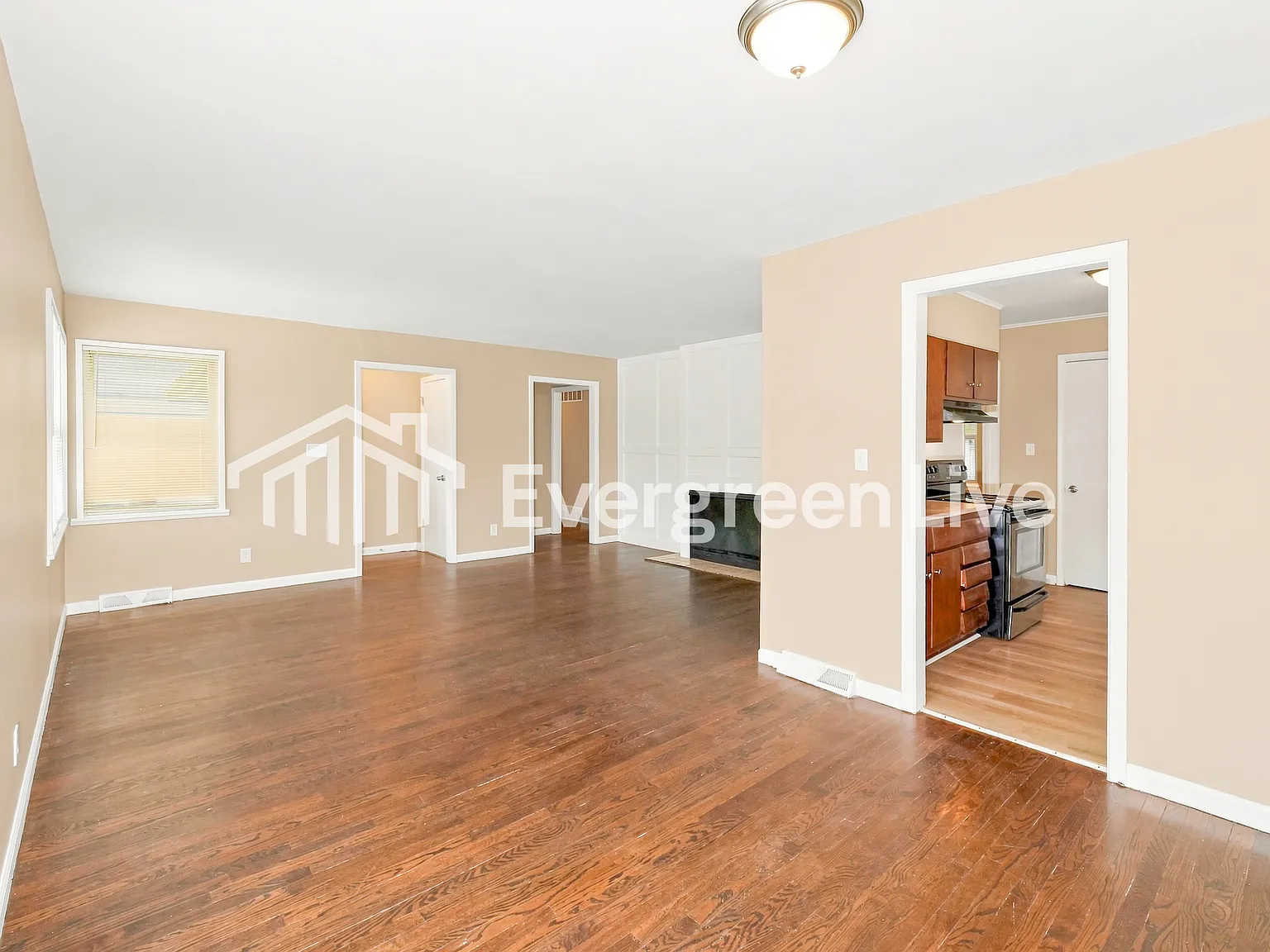 3 bed, 2.0 bath, 1362 sqft, $1,795 — Photo 3