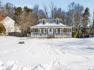 5648 Roundtree Dr, Woodbridge, VA 22193