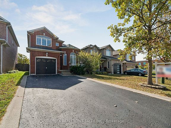 3rd image of 58 Lurosa Cres