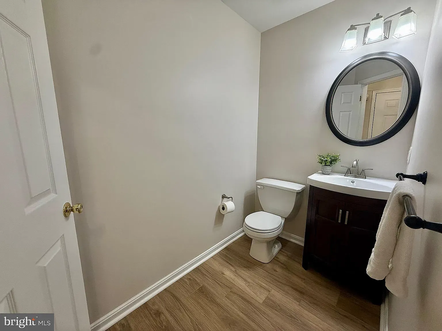 3 bed, 1696 sqft, $2,700 — Photo 2