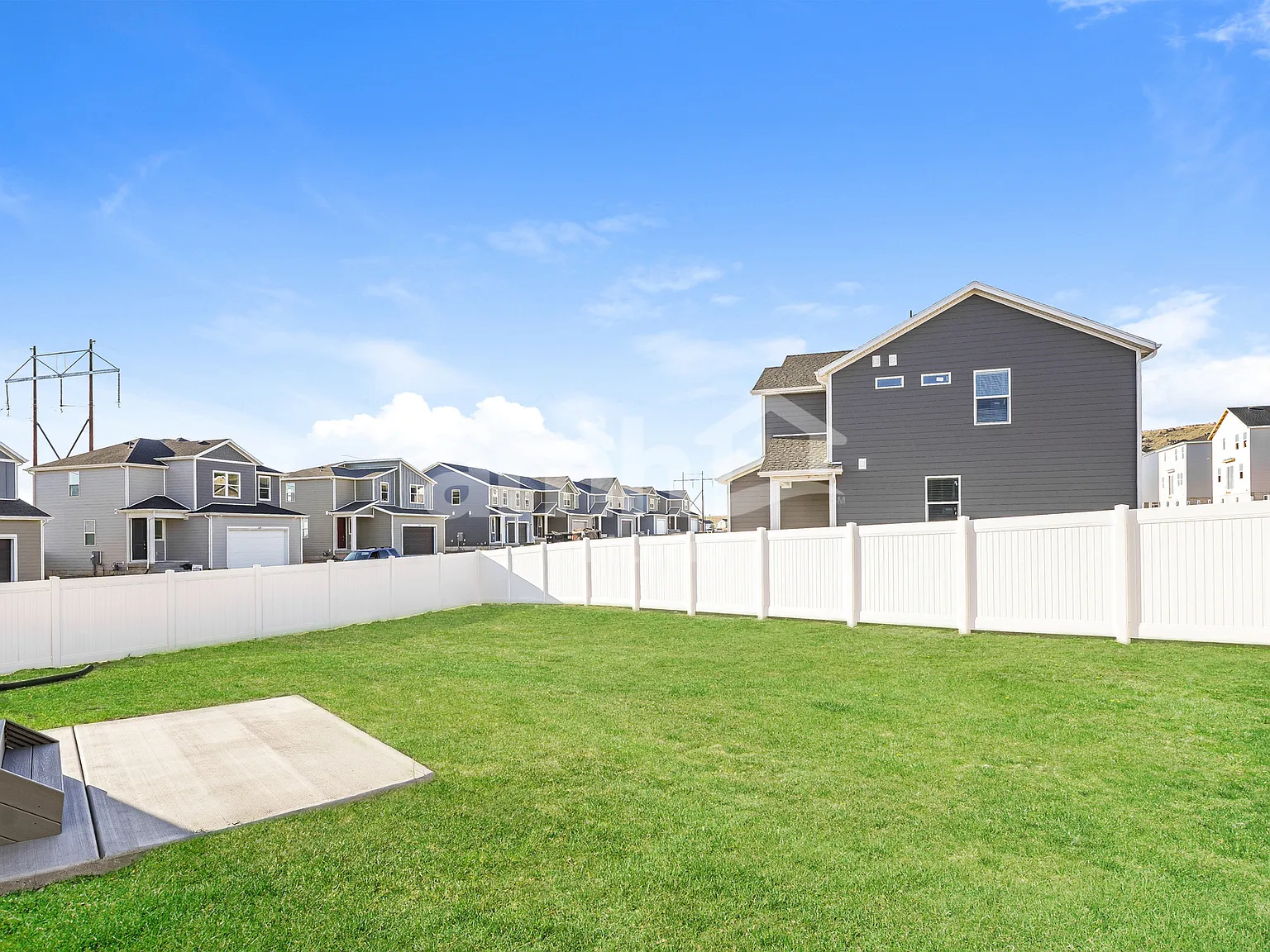 6 bed, 3.5 bath, 2451 sqft, $2,740 — Photo 4