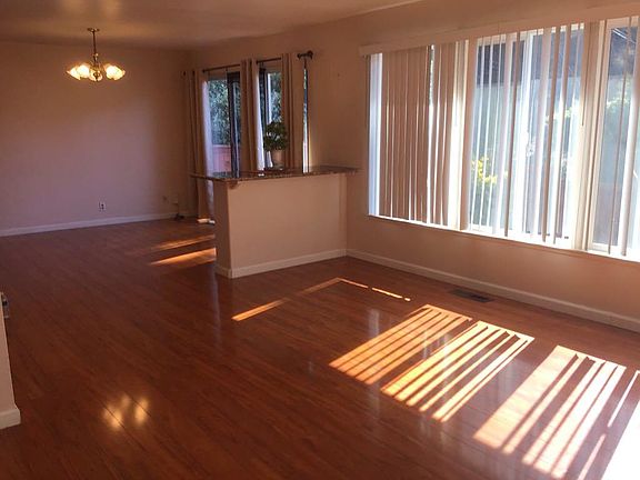3rd image of 140 San Joaquin Ct