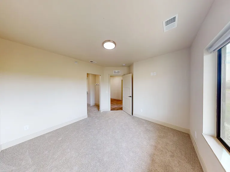 5631-5735 E Revere Dr — Photo 43