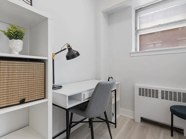 280 Laurier Ave E — Photo 3