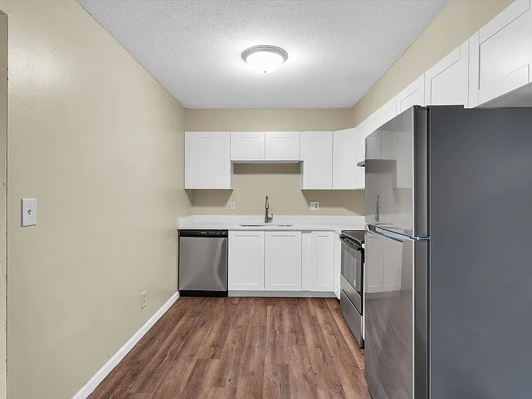 2208 Todd Dr — Photo 29