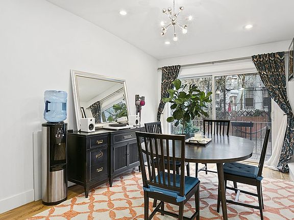 4th image of 146 Sackett St