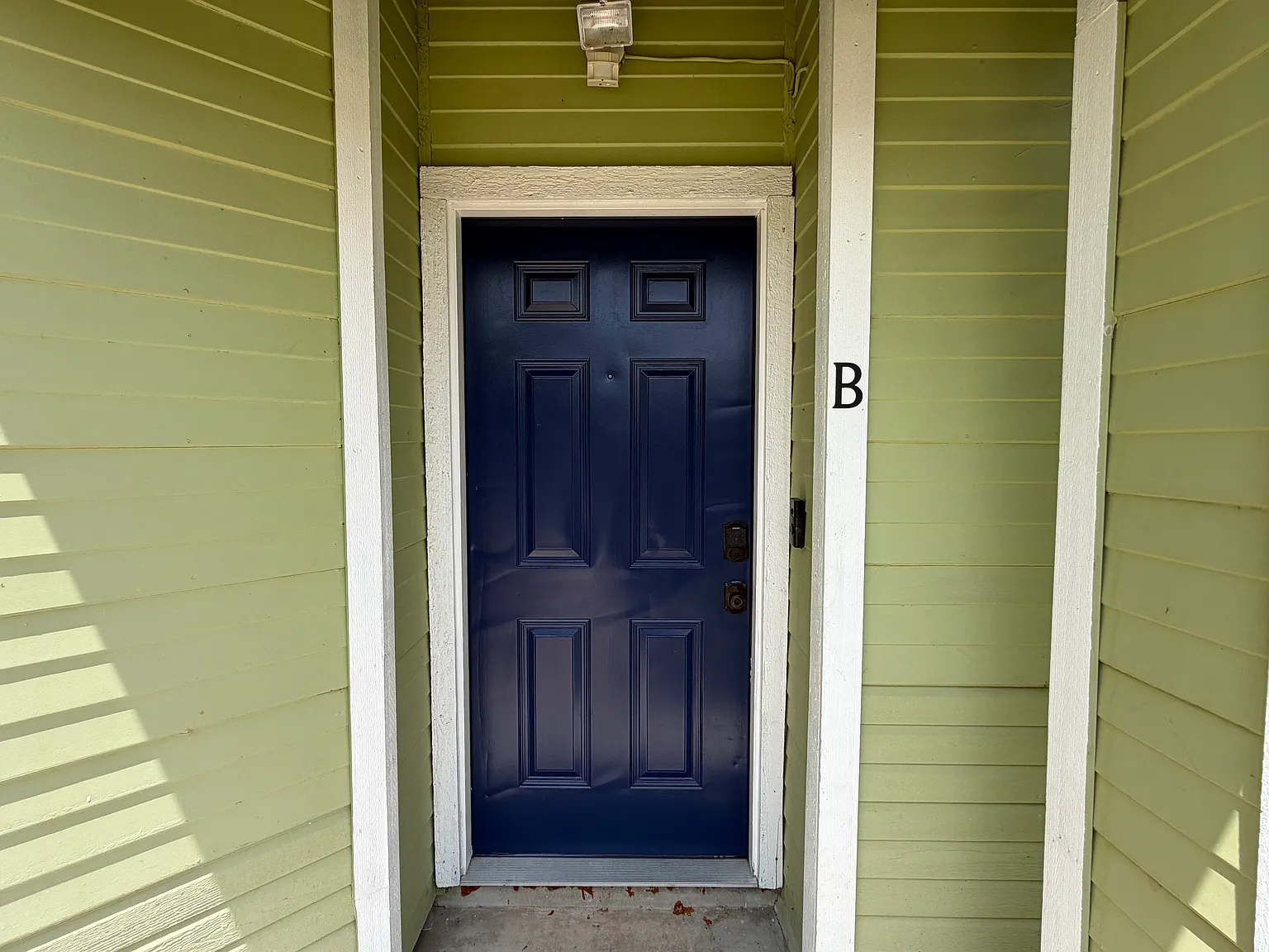 2 bed, 1.5 bath, 1100 sqft, $1,800 — Photo 4