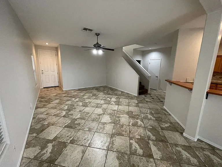 40411 W Helen Ct — Photo 10