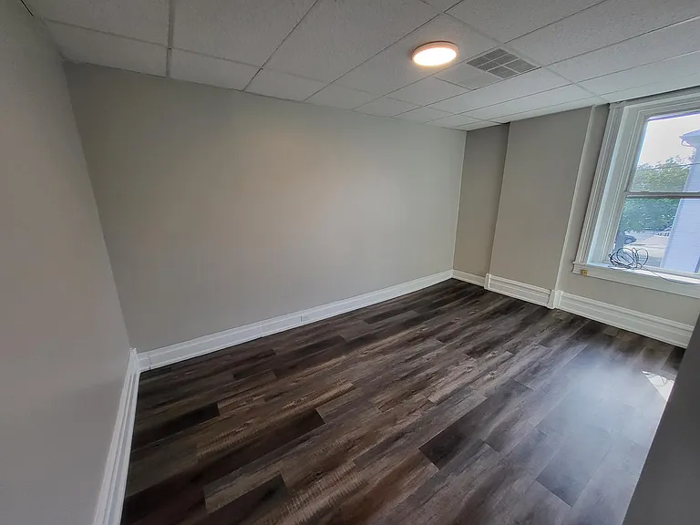 201 E Market St #2R — Photo 12
