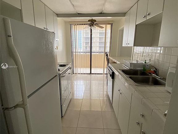 5th image of 2555 Collins Ave APT 700