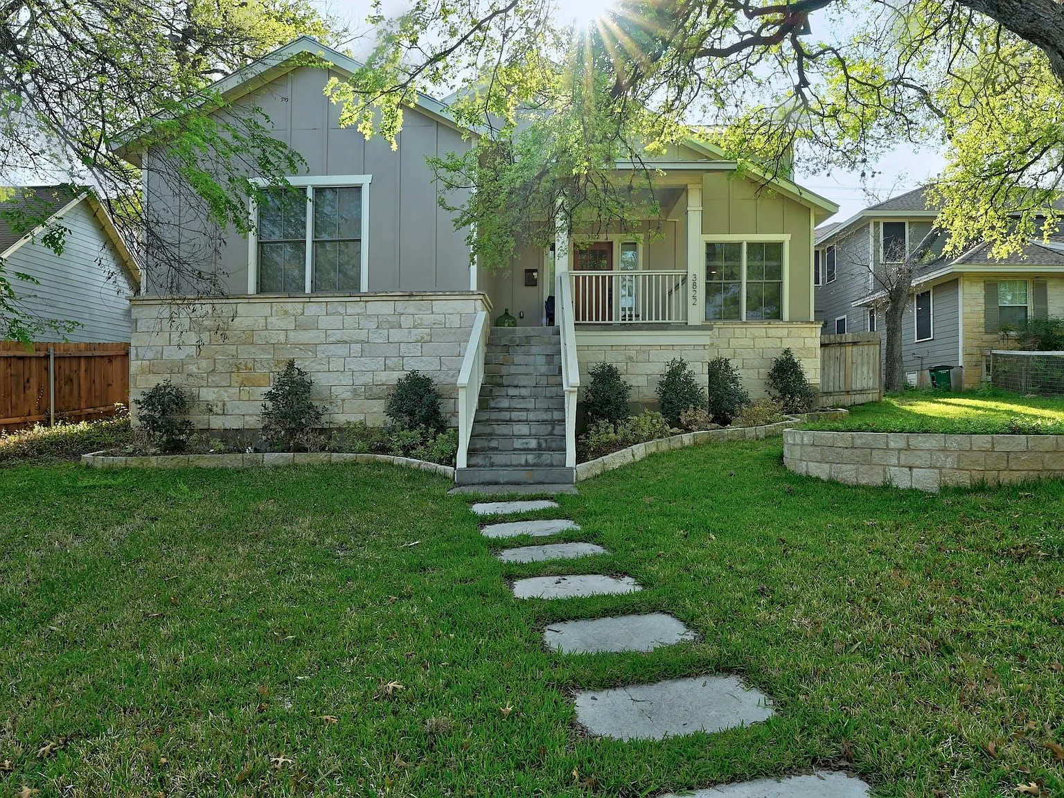 3 bed, 2.5 bath, 2200 sqft, $4,500 — Photo 1