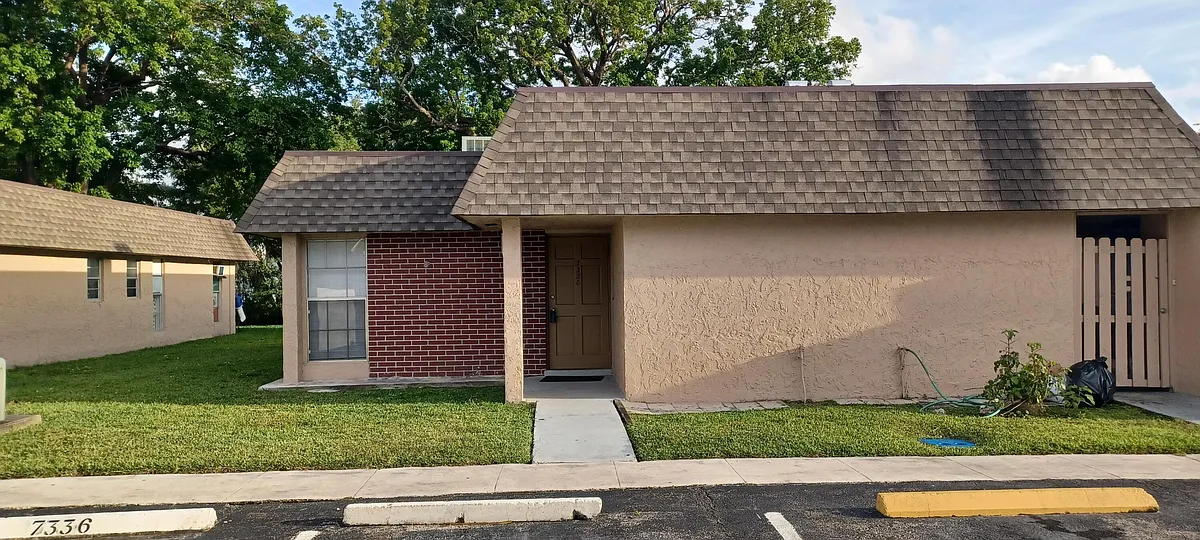 Building Photo - 7336 SW 8th Ct #6