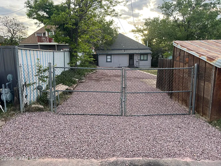 309 N Mount Vernon Ave — Photo 17
