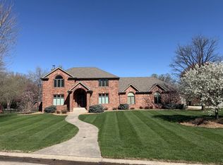 6654 Country Club Dr, Columbus, NE 68601