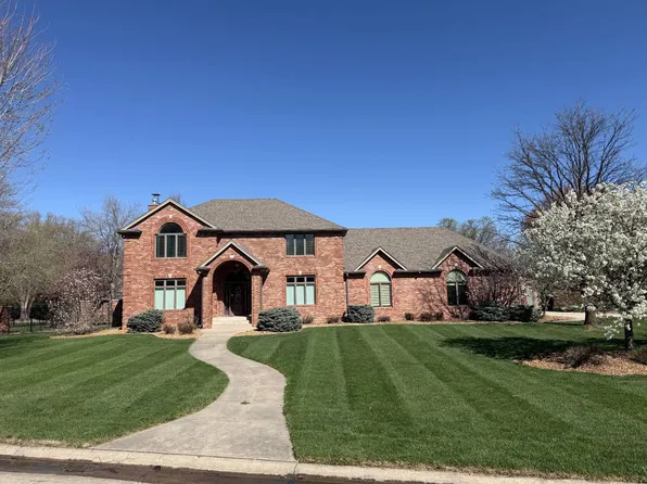 6654 Country Club Dr, Columbus, NE 68601