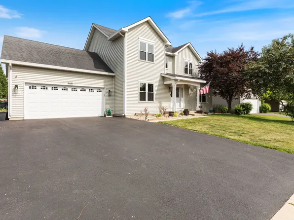 509 Magnolia Dr, North Aurora, IL 60542