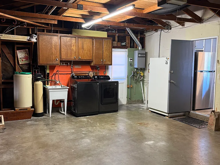891 Rosewood Ave — Photo 48