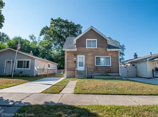 1004 E Maxlow Ave, Hazel Park, MI
