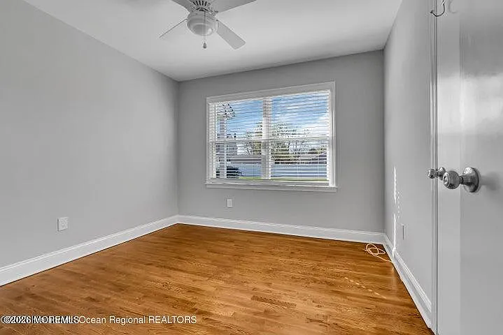 19 Bradley Ave — Photo 21