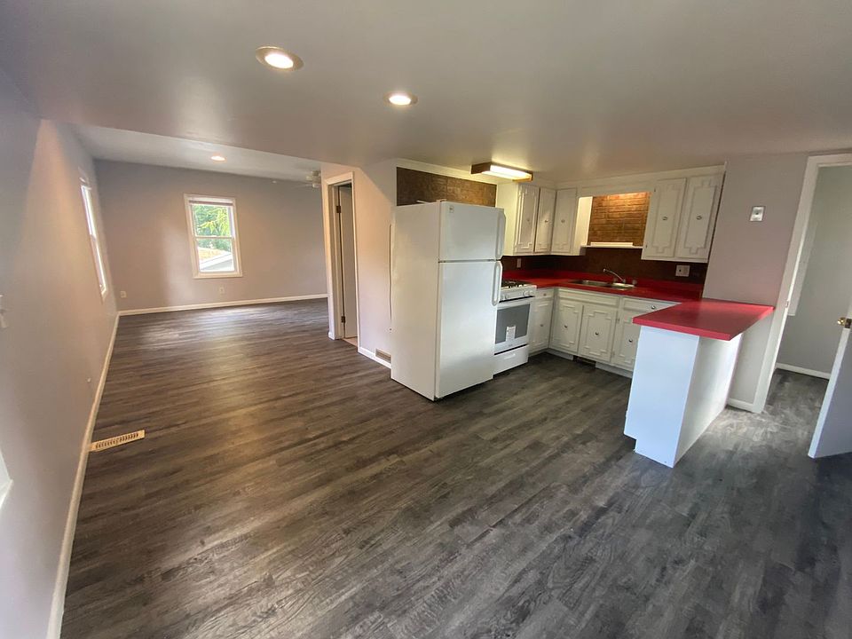 1st image of 3104 Coit Ave NE APT 5