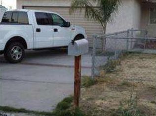 690 S Date St, Rialto, CA 92376