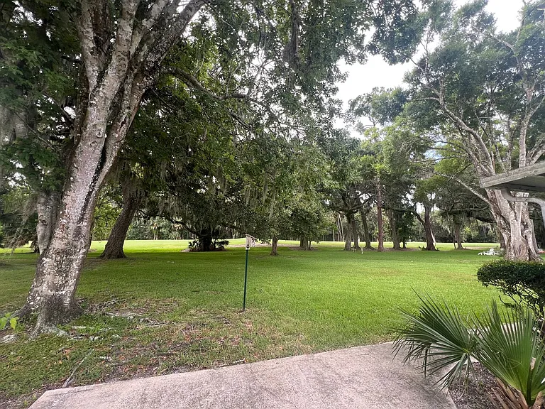 13 Courtney Pl — Photo 14
