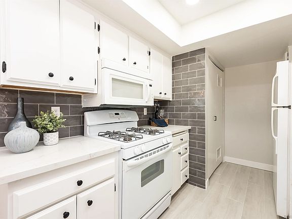 3rd image of 9312 Twin Trails Dr Unit 204