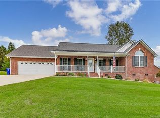 1305 Sedgewood Ln, Lincolnton, NC 28092