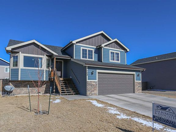3rd image of 708 Camp Davis Cir