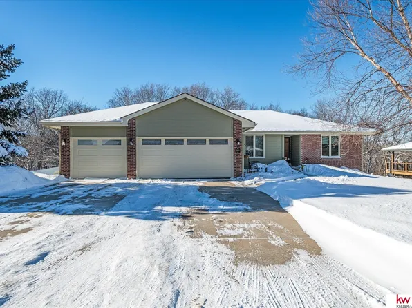 19620 Sterling Ct, Plattsmouth, NE 68048