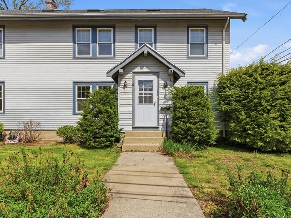 33 Laurel Rd #1