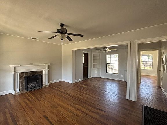 2nd image of 1205 Runnels St
