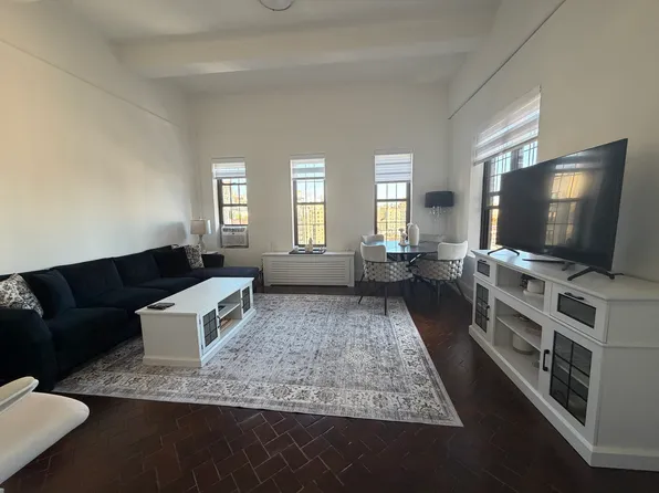 160 West 73rd Street image 3 of 12