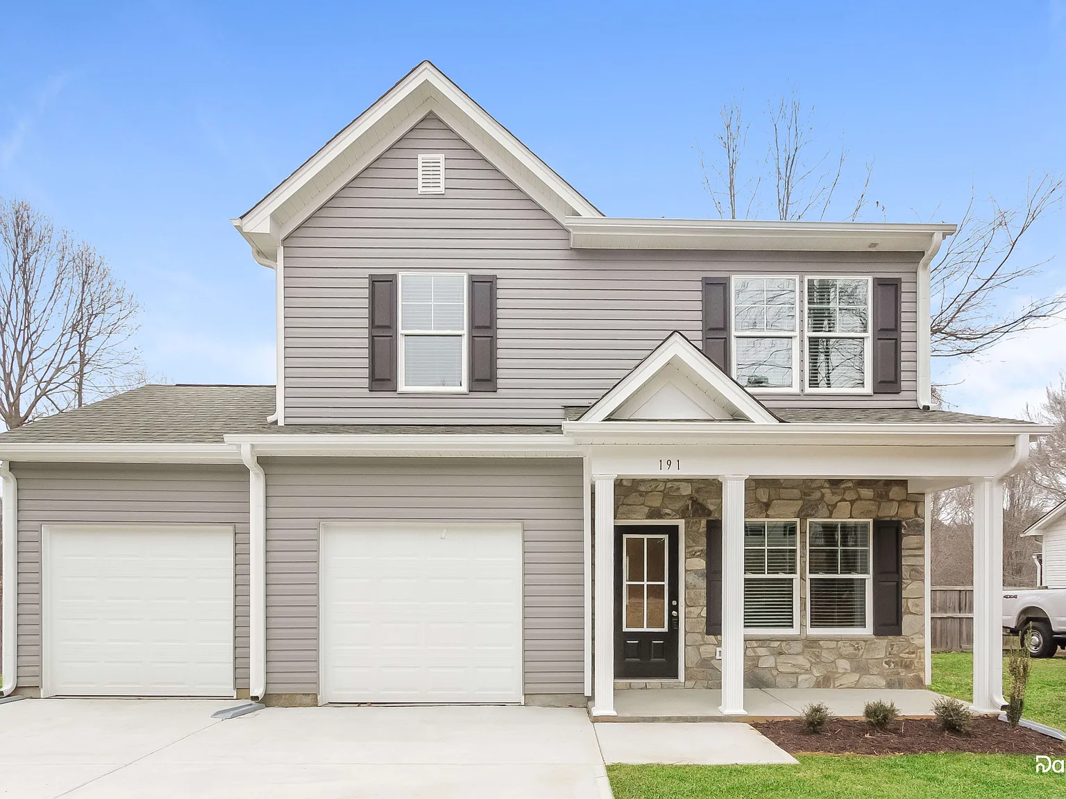 3 bed, 2.5 bath, 1619 sqft, $2,230 — Photo 2