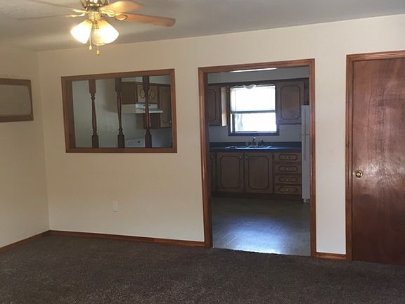 3rd image of 1224 N Avenue L