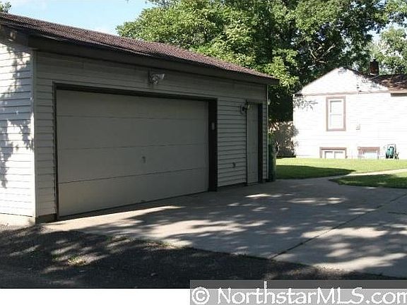 3rd image of 1317 2nd Ave S