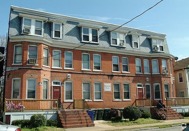 1st image of 520 Dinwiddie St APT 7