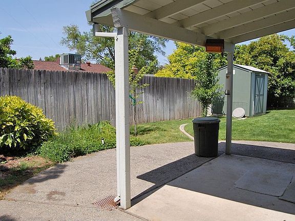 5th image of 4416 Plantation Dr