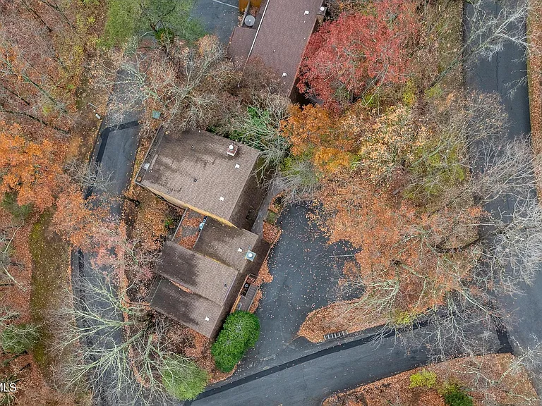 313 Autumn Chase — Photo 18