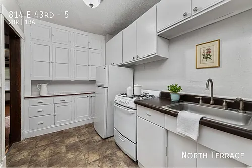 814 E 43rd St #5 Photo 1